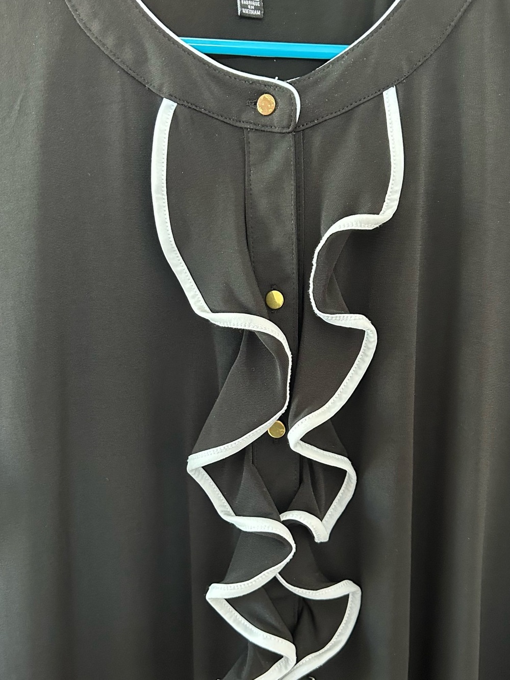 Cable & Gauge Black Sleeveless Blouse with White Logo Trim - Picture 2 of 7